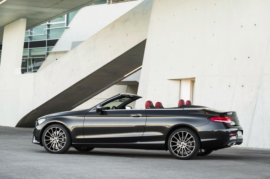  Mercedes-Benz C300 Avantgarde Cabriolet (A205) 2018 года  (WW) (фото 16 из 30)
